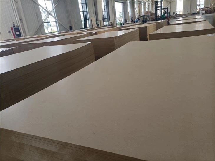 Papan MDF Melamin Untuk Hiasan MDF Mentah
