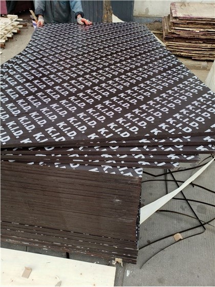 Papan Lapis Berhadapan Filem Teras Bahan Poplar 18mm